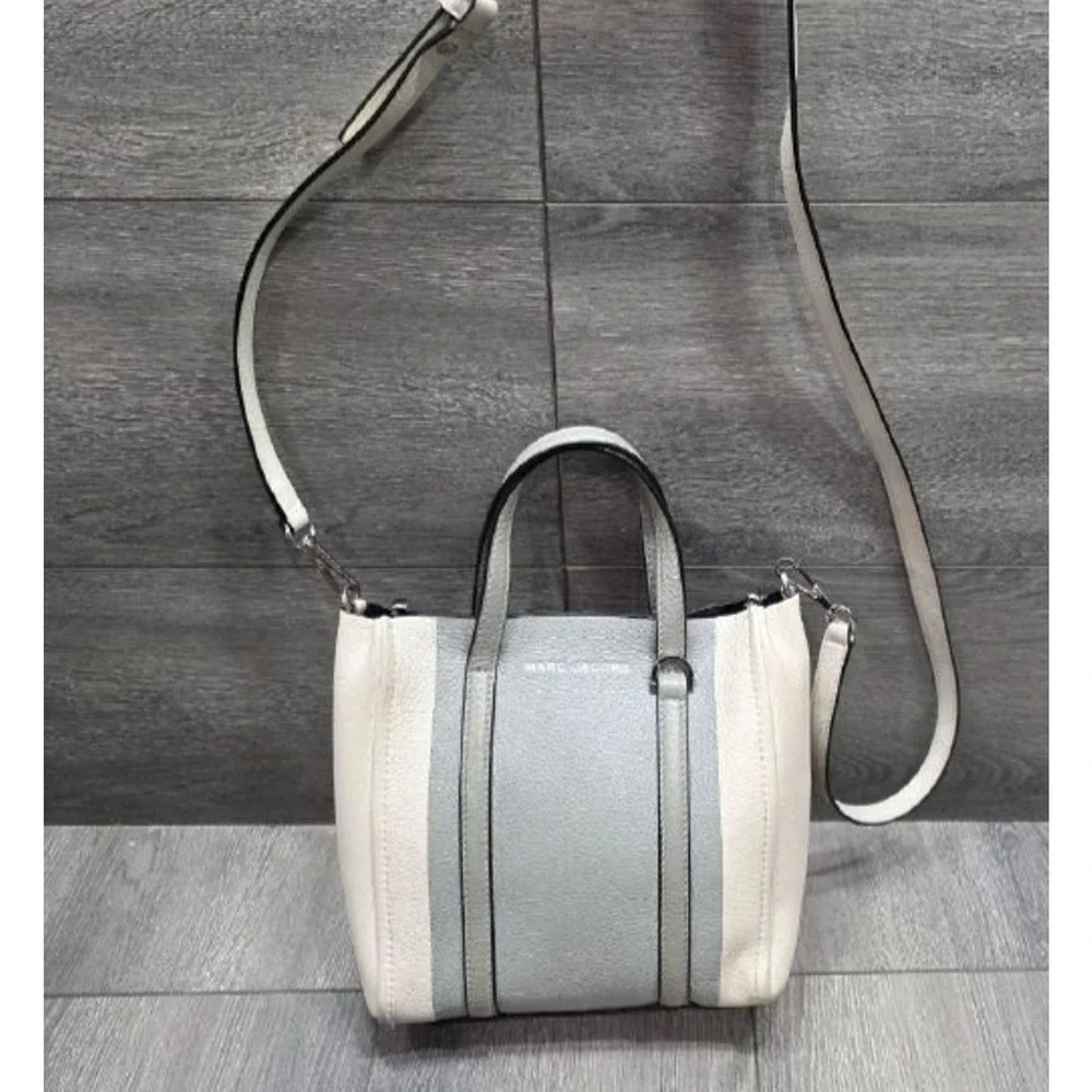 Marc Jacobs Grained Calfskin The Tag crossbody bag Tote Grey White B000680